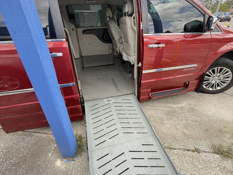 Used 2014 Chrysler Town and Country