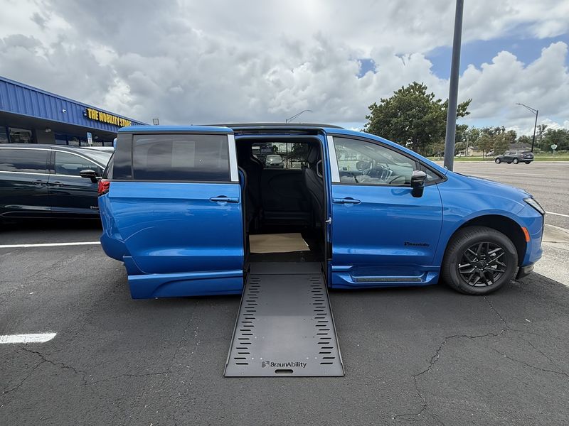New 2027 Chrysler Pacifica
